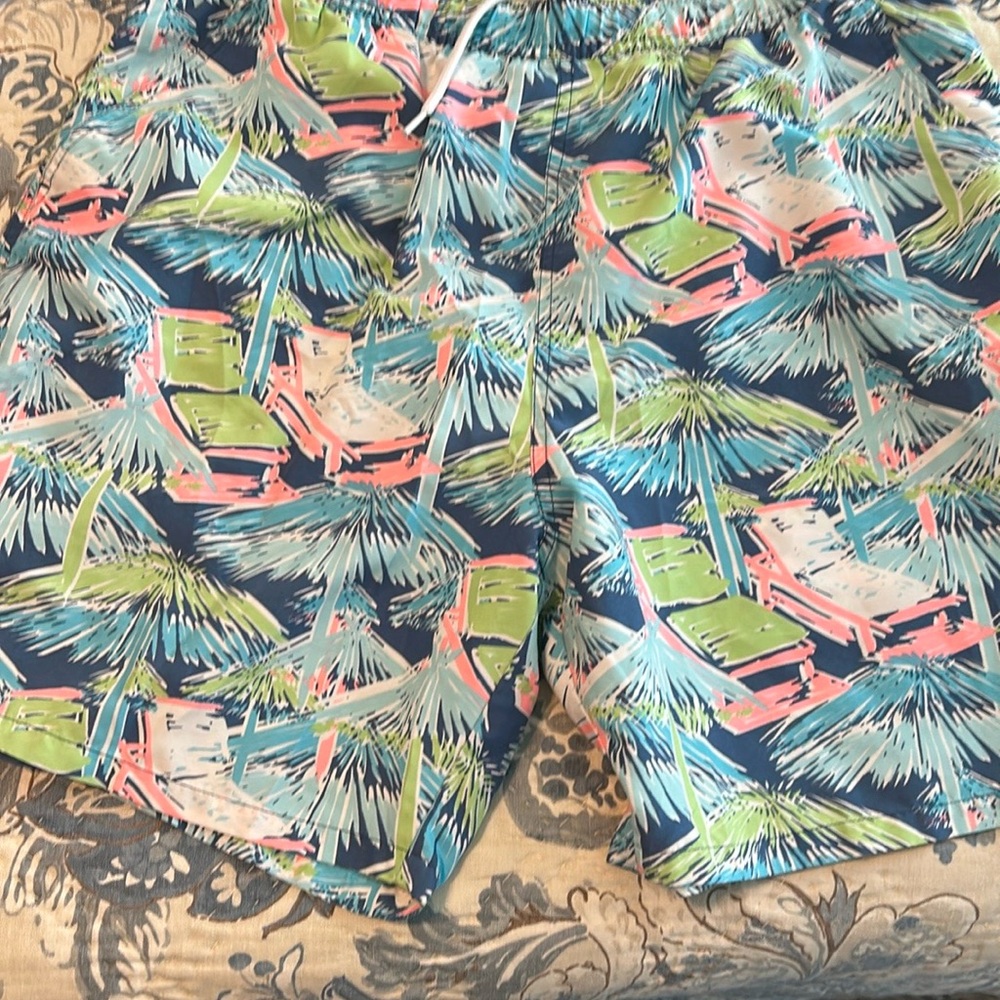 Vineyard Vines tropical swimsuit, Size Large - Picture 5 of 7